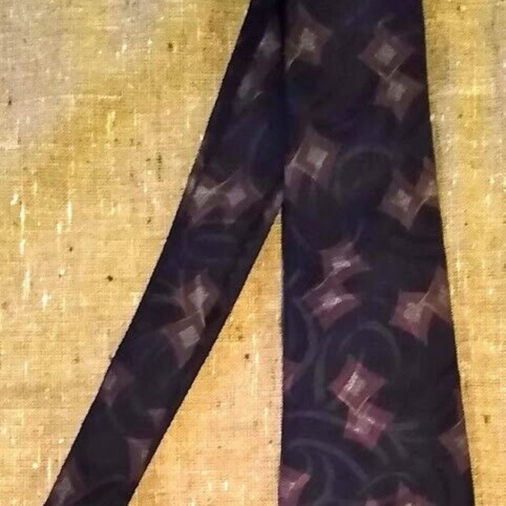 Vintage SWING Necktie.  Measures 58" long by 4" wide, 100% Silk.